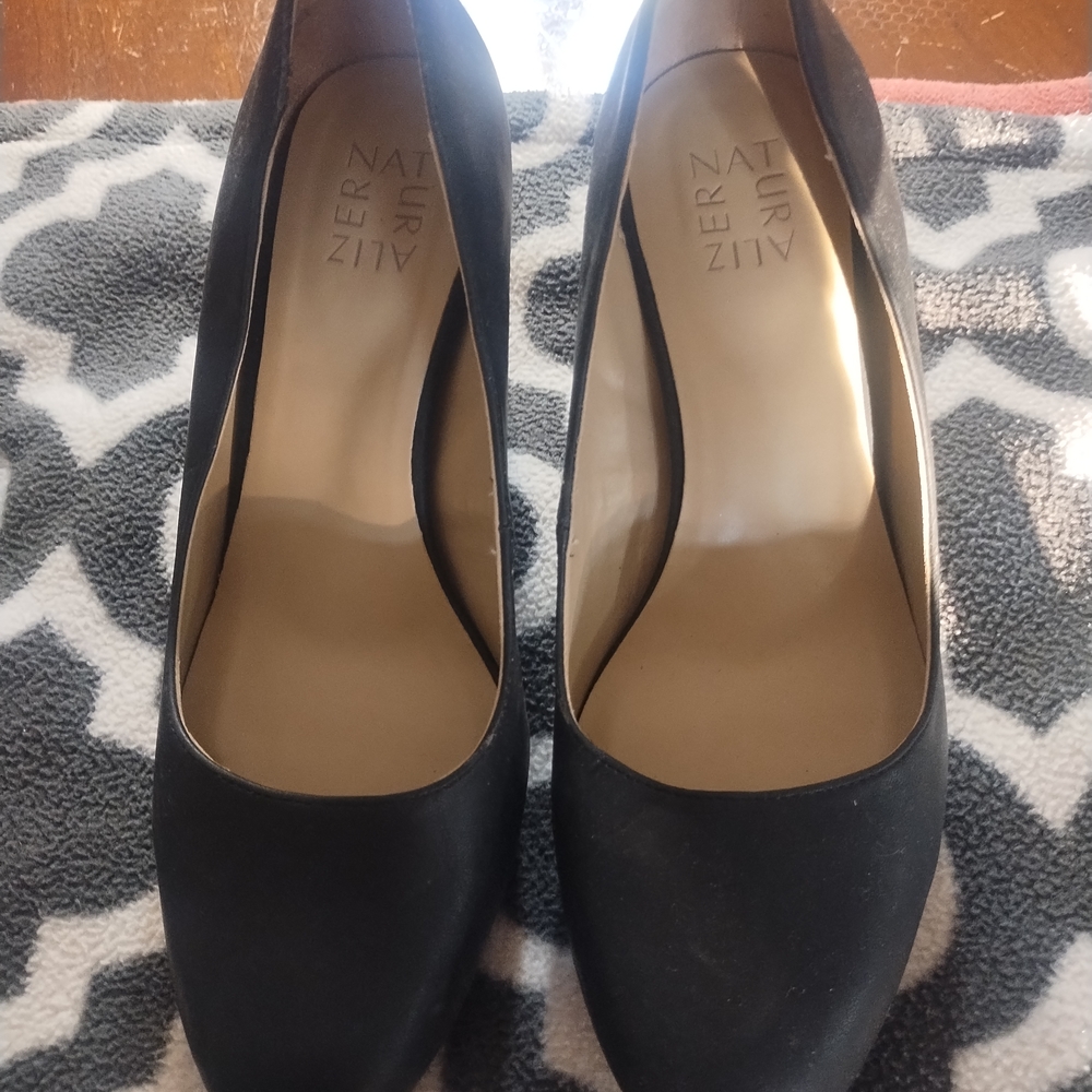 Naturalizer Women's Leather Black Pumps